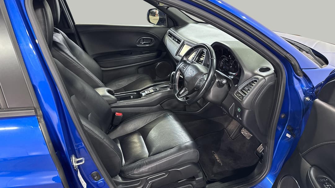 2018 Honda HR-V Rs, Automatic, 62797 km, Right Side Front Door Cabin View