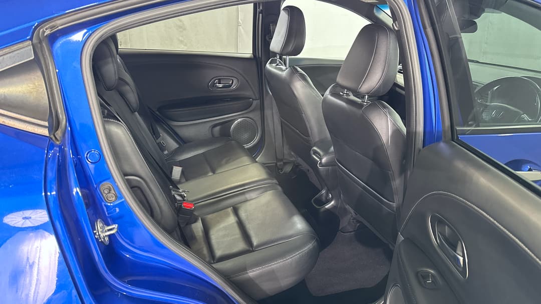2018 Honda HR-V Rs, Automatic, 62797 km, Right Side Rear Door Cabin View