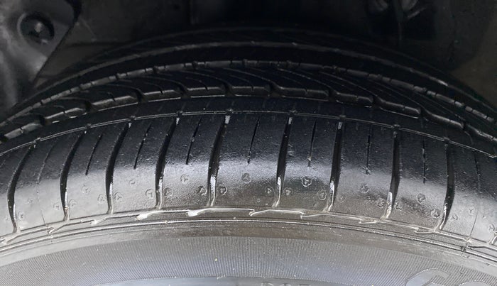 2015 Hyundai Elite i20 SPORTZ (O) 1.2, CNG, Manual, 57,938 km, Right Rear Tyre Tread