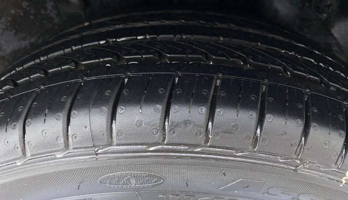 2015 Hyundai Elite i20 SPORTZ (O) 1.2, CNG, Manual, 57,938 km, Left Rear Tyre Tread