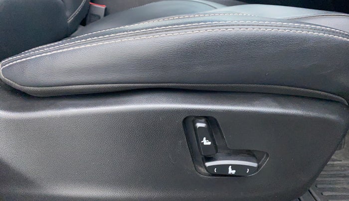 2019 MG HECTOR SHARP DCT PETROL, Petrol, Automatic, 18,945 km, Driver Side Adjustment Panel