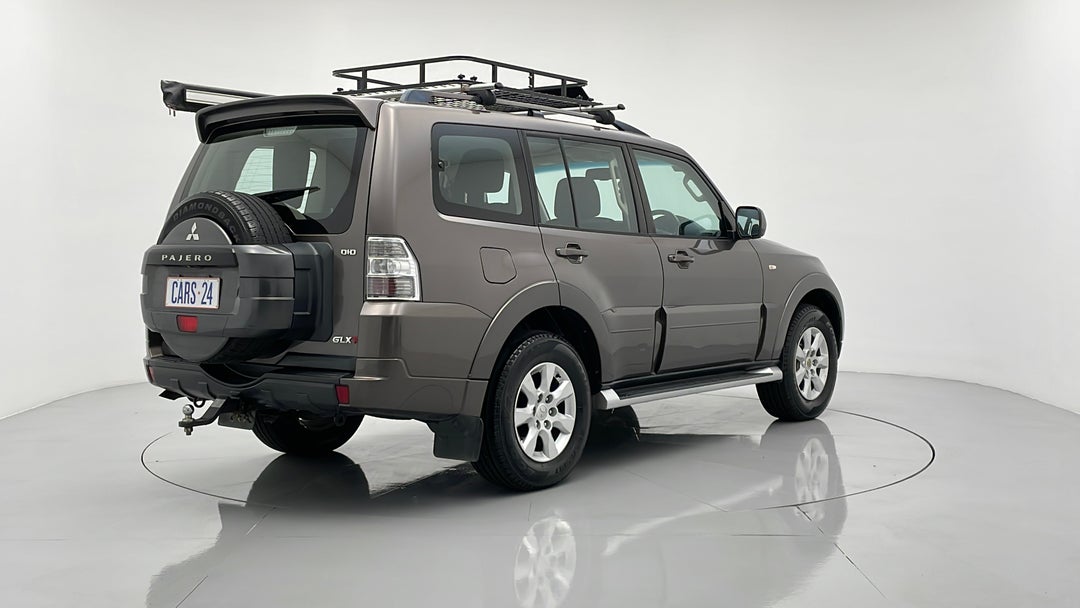 Right Back Diagonal (45- Degree) View