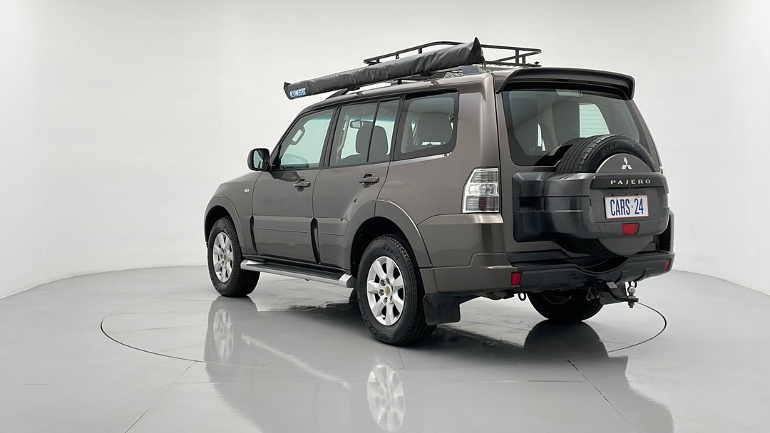 Left Back Diagonal (45- Degree) View