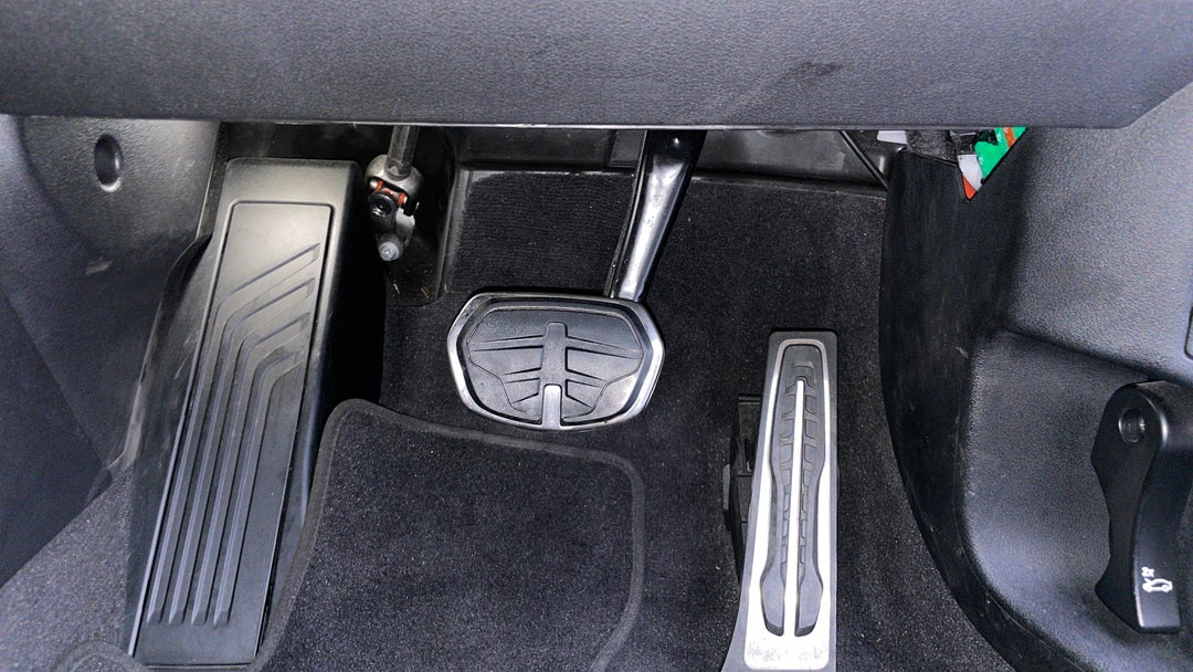 2023 BMW X1 xDrive20i M Sport, Automatic, 30578 km, Pedals and Footmat