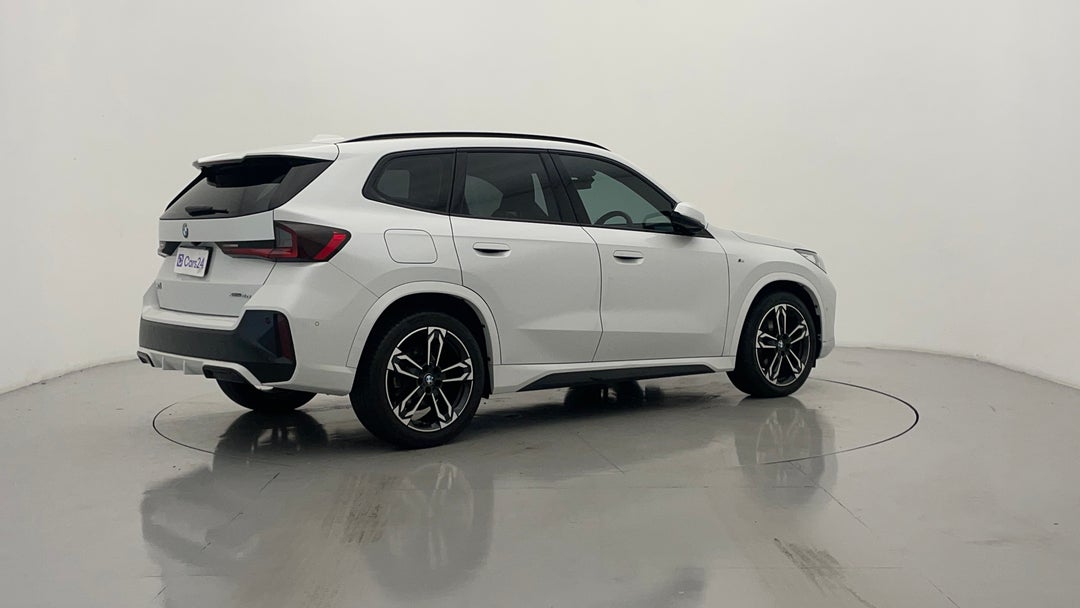 2023 BMW X1 xDrive20i M Sport, Automatic, 30578 km, Right Back Diagonal (45- Degree) View