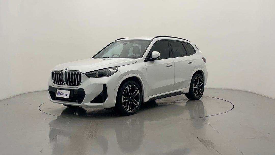 2023 BMW X1 xDrive20i M Sport, Automatic, 30578 km, Left Front Diagonal (45- Degree) View