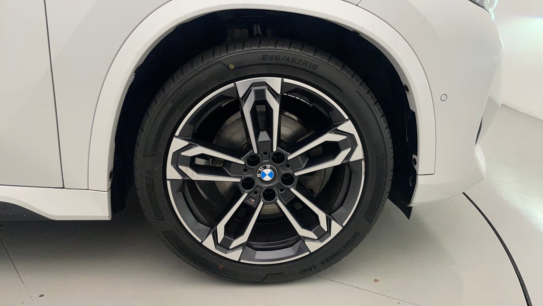 2023 BMW X1 xDrive20i M Sport, Automatic, 30578 km, Right Front Wheel