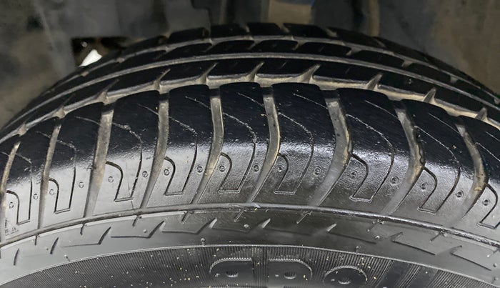 2017 Datsun Go T, Petrol, Manual, 10,615 km, Left Front Tyre Tread