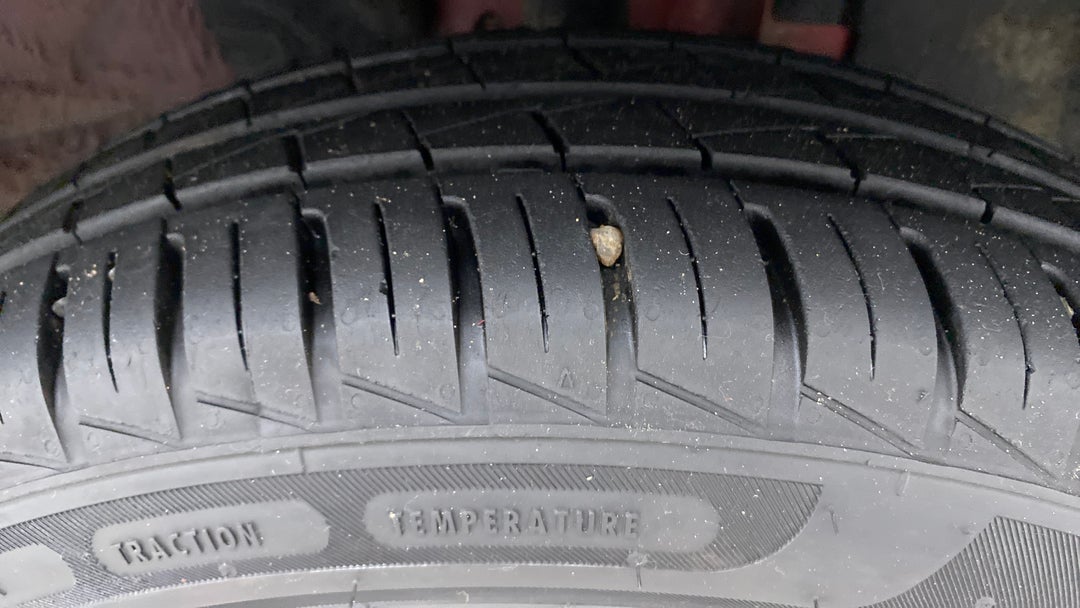 Right Front Tyre Tread