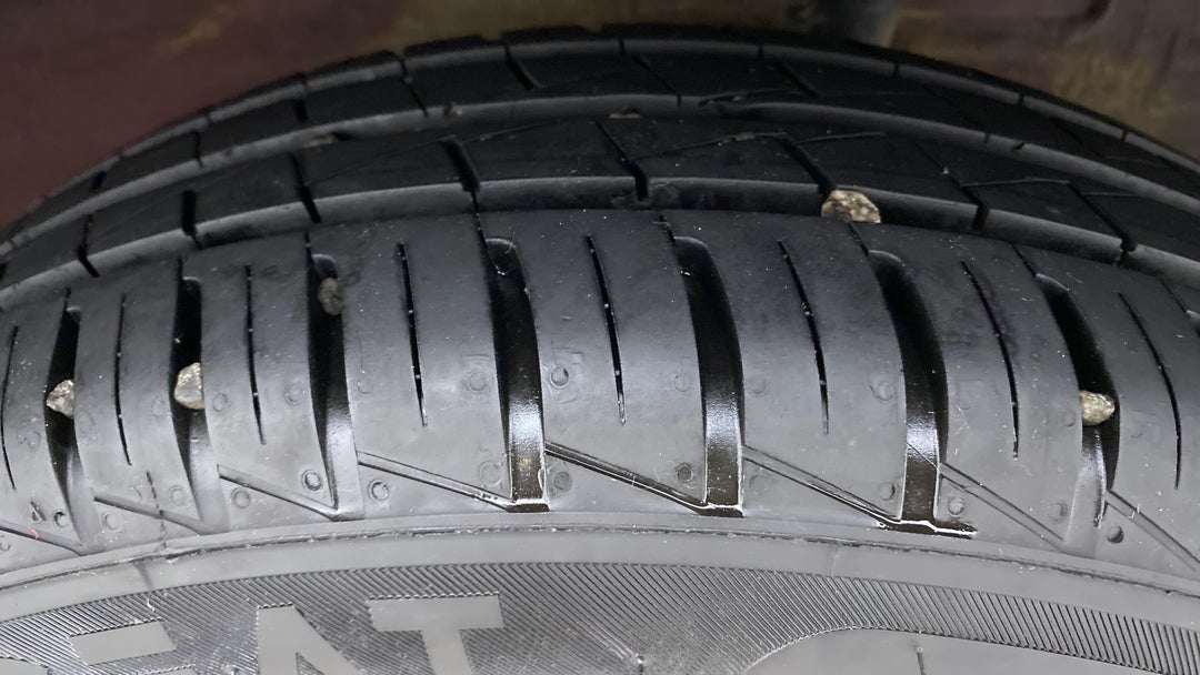 Left Rear Tyre Tread
