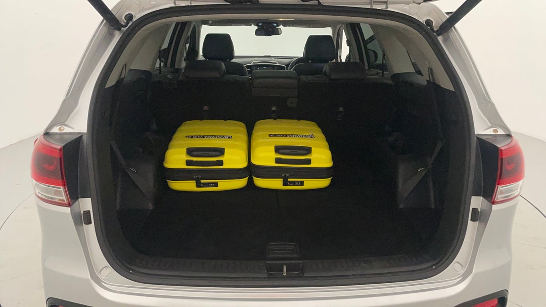 2016 Kia Sorento Platinum (4x4), Automatic, 139328 km, Boot Inside View with Luggage