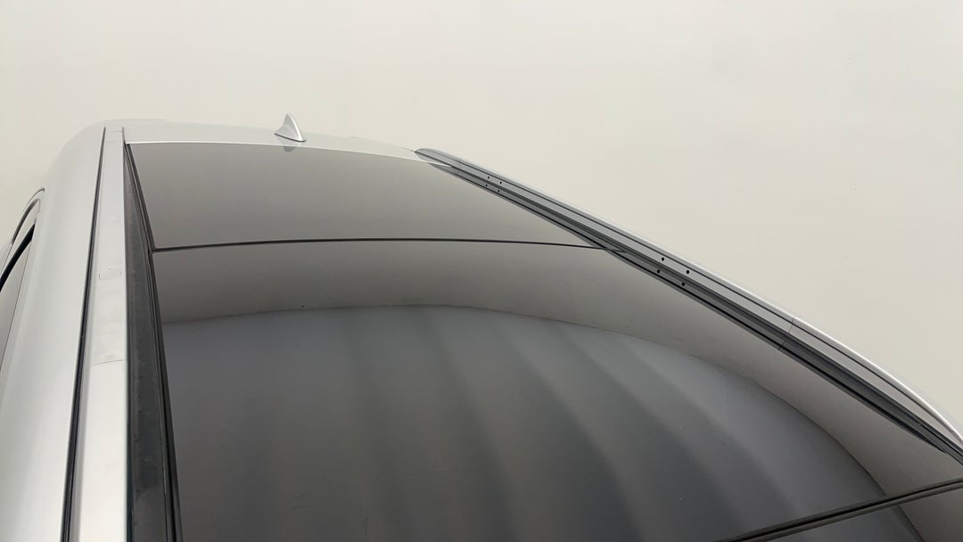 2016 Kia Sorento Platinum (4x4), Automatic, 139328 km, Roof/Sunroof View