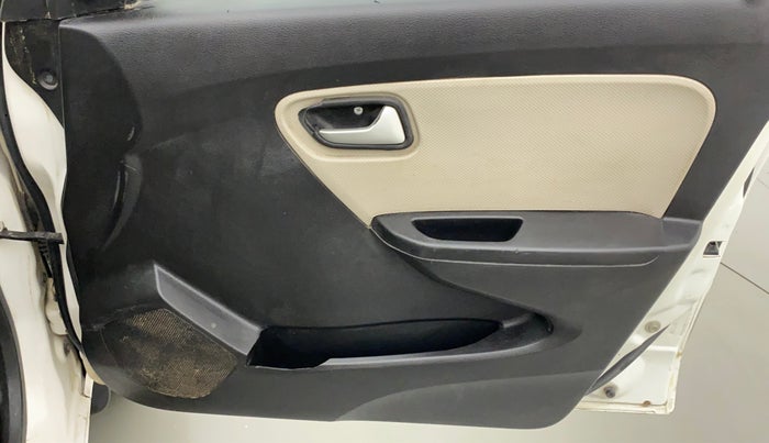 2019 Maruti Alto LXI CNG, CNG, Manual, 51,964 km, Driver-side door - Trim has minor damage