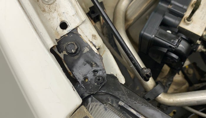 2019 Maruti Alto LXI CNG, CNG, Manual, 51,964 km, Right headlight - Clamp has minor damage