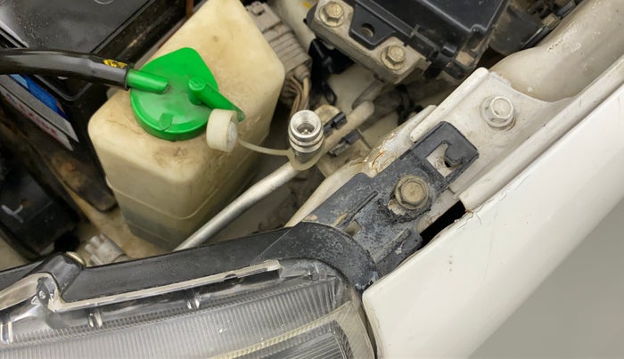 2019 Maruti Alto LXI CNG, CNG, Manual, 51,964 km, Left headlight - Clamp has minor damage