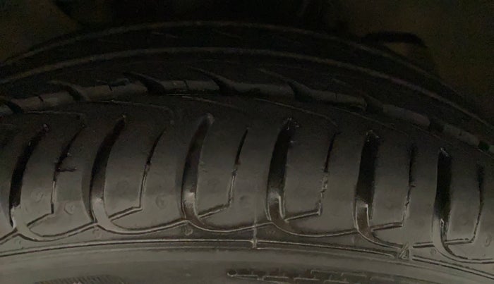 2019 Tata Tiago XZ PLUS PETROL, Petrol, Manual, 13,435 km, Right Front Tyre Tread