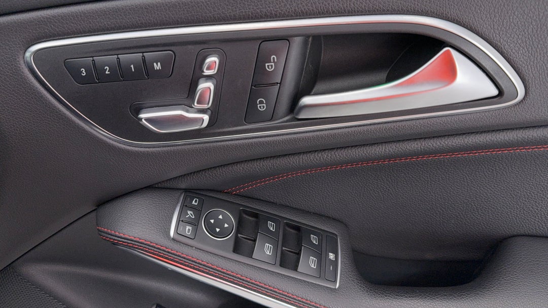 2017 Mercedes-benz CLA 250 Sport 4matic, Automatic, 88880 km, Drivers Side Door Panel Controls