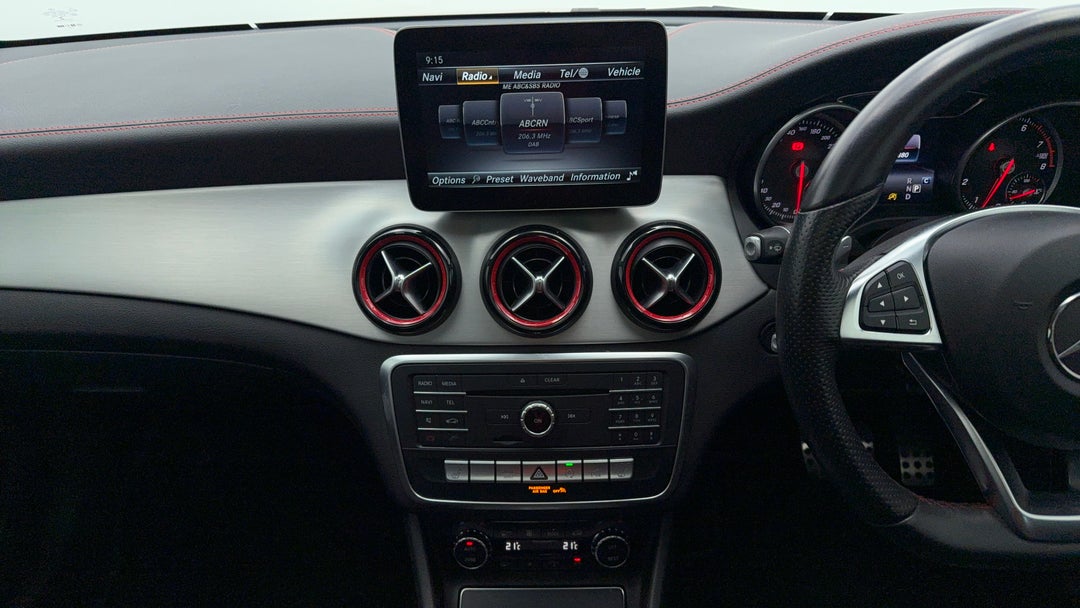 2017 Mercedes-benz CLA 250 Sport 4matic, Automatic, 88880 km, Center Console