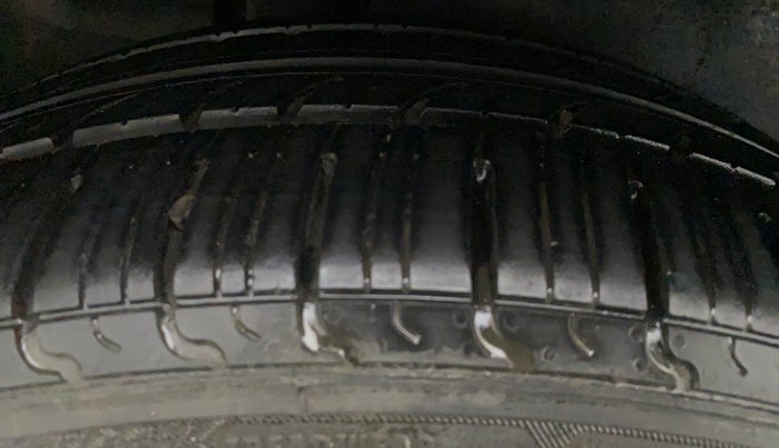 2016 Maruti Ertiga VDI SHVS, Diesel, Manual, 74,693 km, Left Rear Tyre Tread