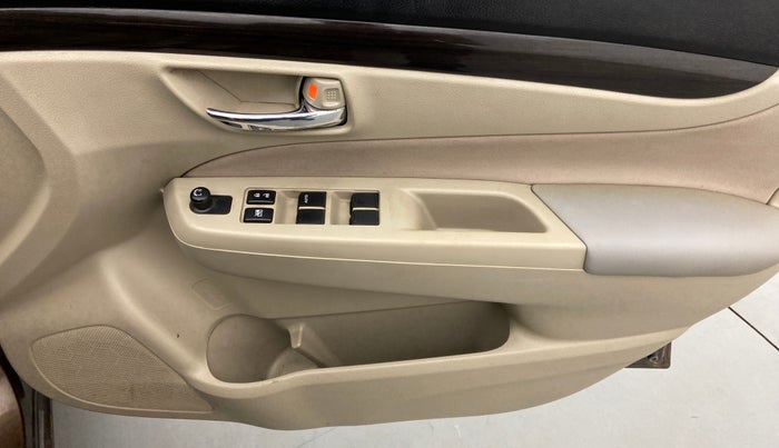 2017 Maruti Ciaz DELTA 1.4 AT PETROL, Petrol, Automatic, 70,559 km, Driver Side Door Panels Control