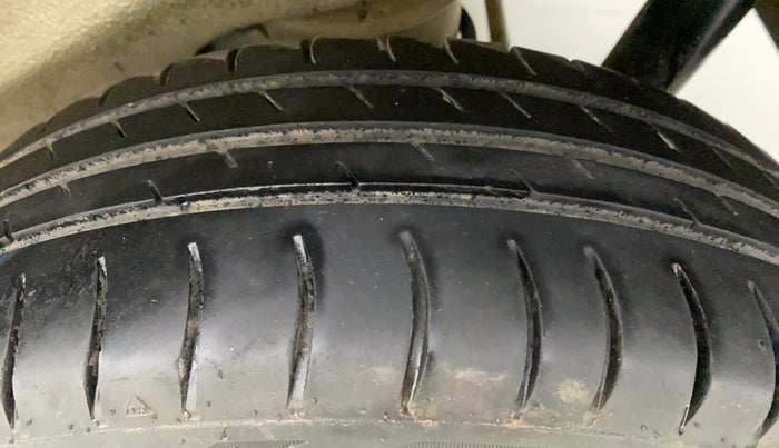 2015 Maruti Wagon R 1.0 VXI, Petrol, Manual, 84,518 km, Left Rear Tyre Tread