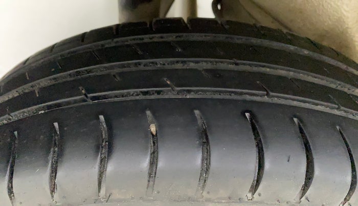 2015 Maruti Wagon R 1.0 VXI, Petrol, Manual, 84,642 km, Right Rear Tyre Tread