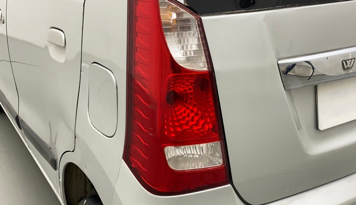 2015 Maruti Wagon R 1.0 VXI, Petrol, Manual, 84,518 km, Left tail light - Minor damage