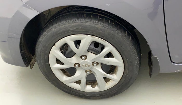 2017 Hyundai Grand i10 MAGNA 1.2 KAPPA VTVT, Petrol, Manual, 45,843 km, Left front tyre - Minor crack