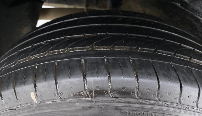 2021 Tata NEXON XM SUNROOF 1.5 RTQ, Diesel, Manual, 20,851 km, Right Rear Tyre Tread