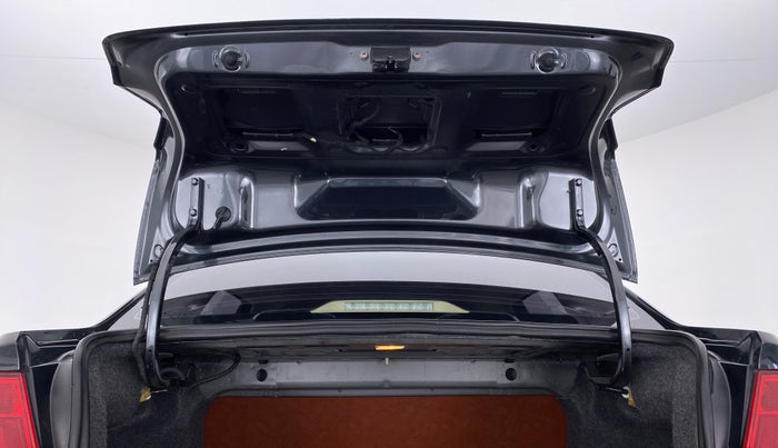 2017 Volkswagen Ameo COMFORTLINE 1.2, Petrol, Manual, 70,916 km, Boot Door Open