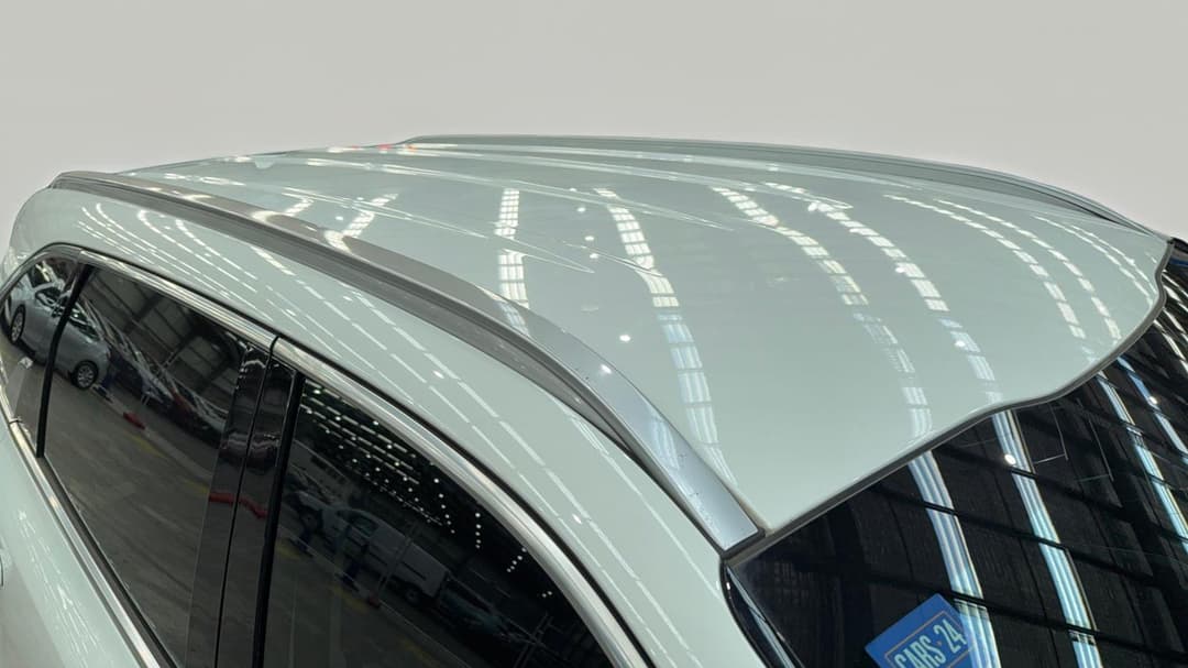 Roof/Sunroof View