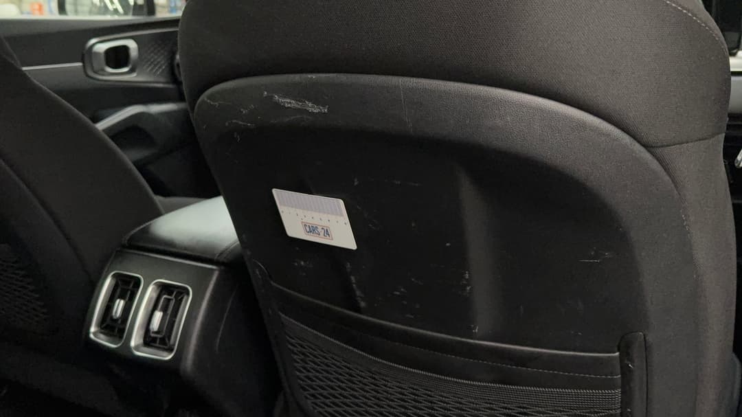 Seats Front RHS Scuff