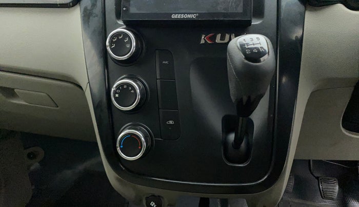 2016 Mahindra Kuv100 K4 6 STR, Petrol, Manual, 54,428 km, Gear Lever