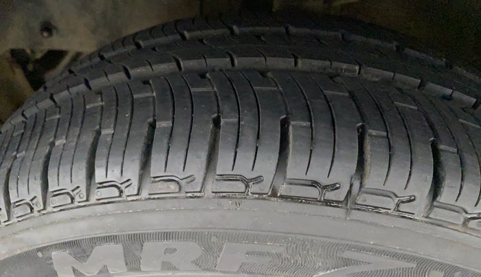 2016 Mahindra Kuv100 K4 6 STR, Petrol, Manual, 54,428 km, Left Front Tyre Tread