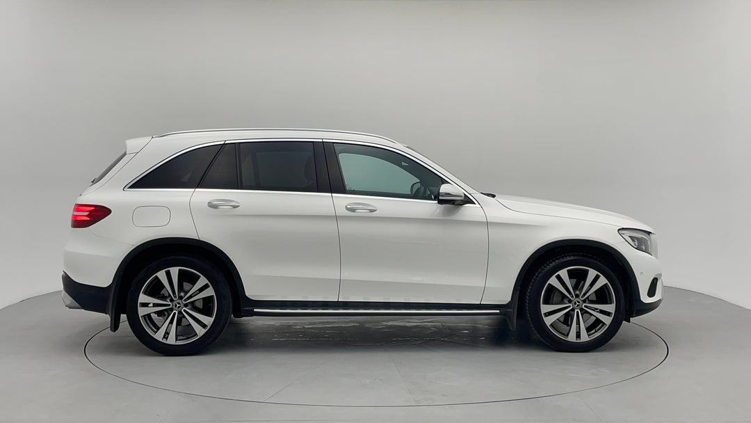 2017 Mercedes-benz GLC 250, Automatic, 54641 km, Right Side View