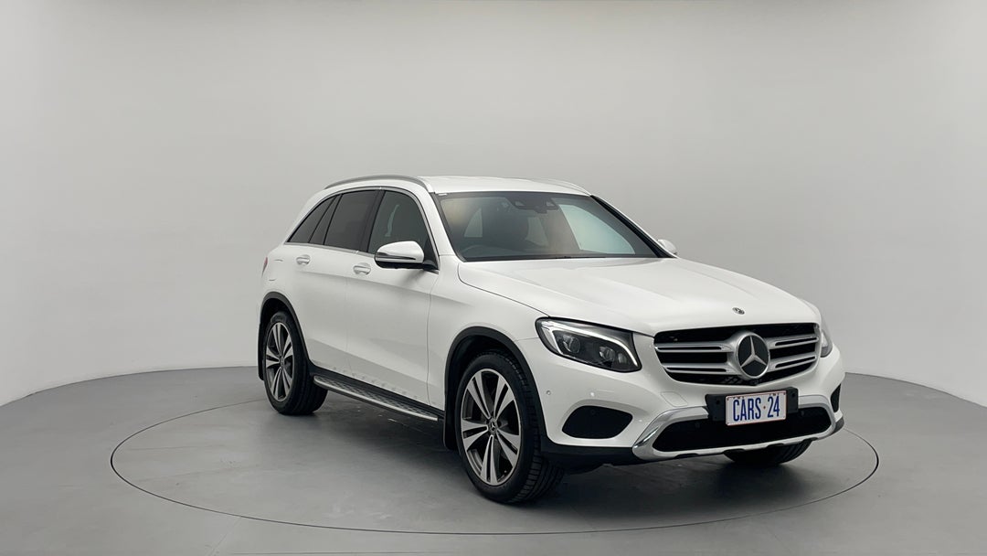 2017 Mercedes-benz GLC 250, Automatic, 54641 km, Right Front Diagonal (45- Degree) View