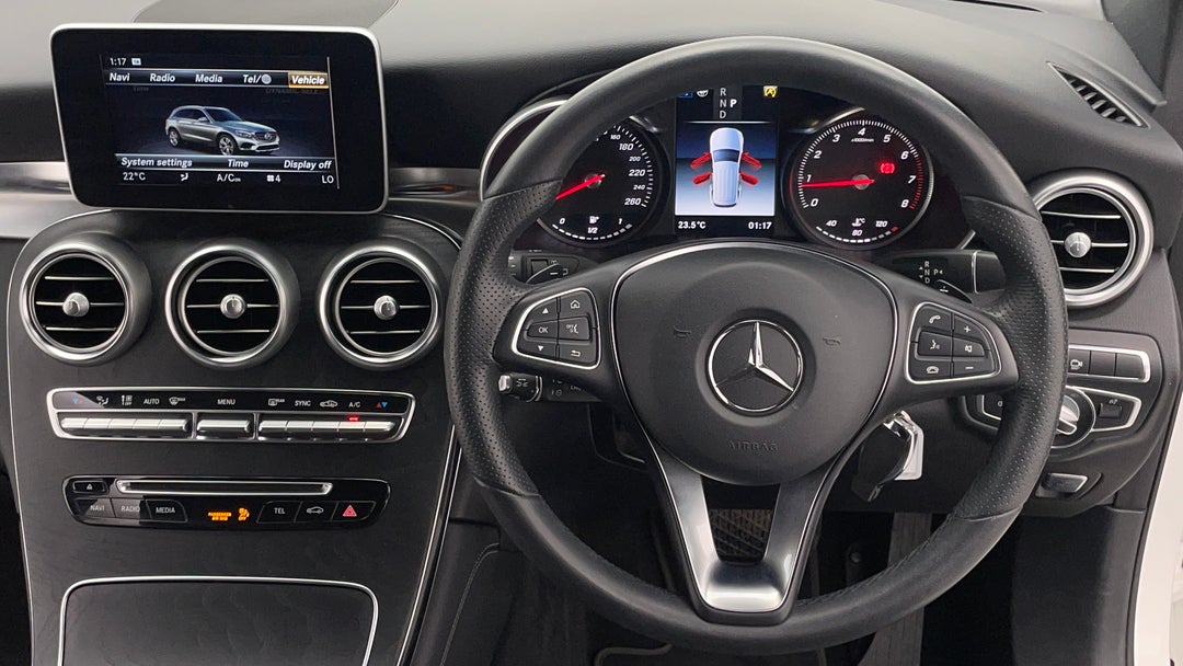 2017 Mercedes-benz GLC 250, Automatic, 54641 km, Steering Wheel Close-up