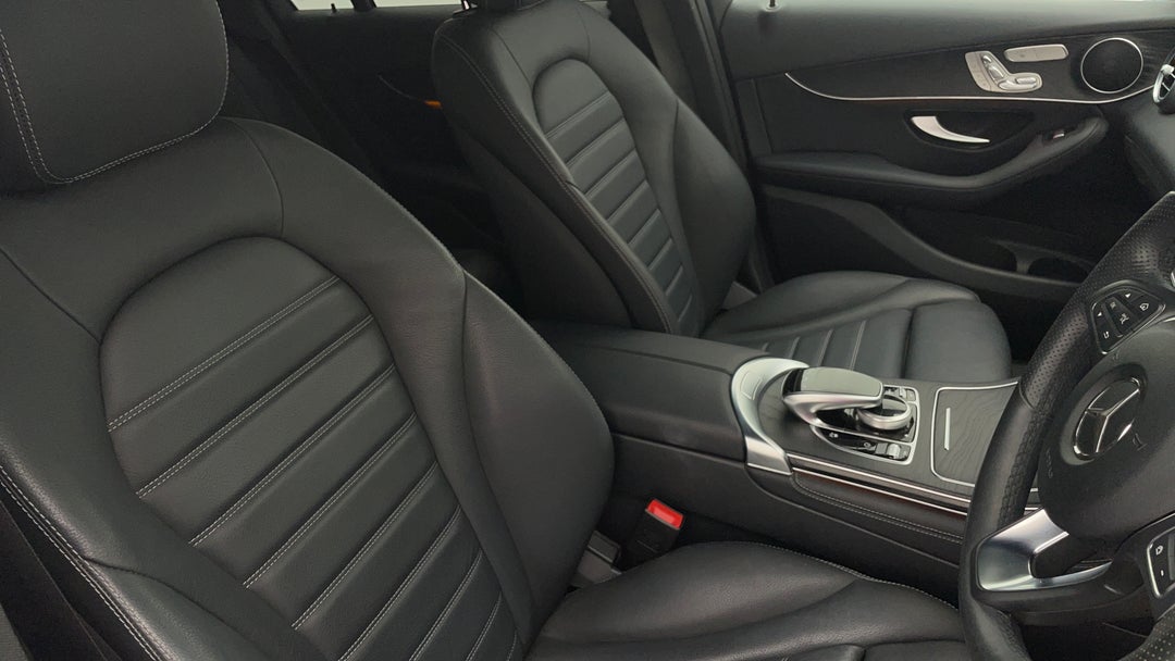 2017 Mercedes-benz GLC 250, Automatic, 54641 km, Right Side Front Door Cabin View