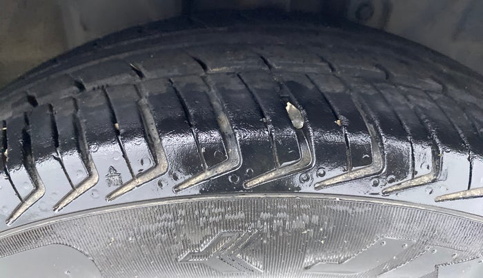 2016 Datsun Redi Go T, Petrol, Manual, 54,773 km, Right Front Tyre Tread