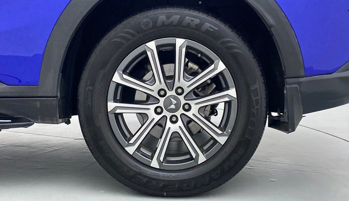 2021 Mahindra XUV700 AX 7 P AT 7 STR, Petrol, Automatic, 11,173 km, Left Rear Wheel