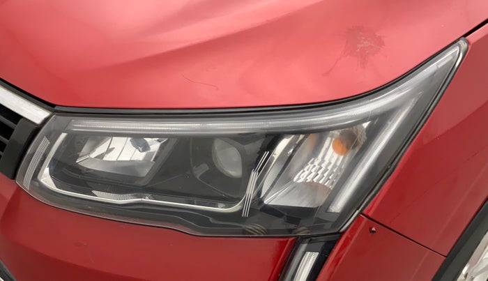 2019 Mahindra XUV300 W8 DIESEL MT, Diesel, Manual, 86,105 km, Left headlight - Minor scratches