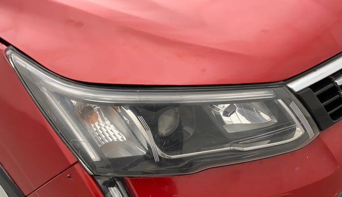 2019 Mahindra XUV300 W8 DIESEL MT, Diesel, Manual, 86,105 km, Right headlight - Minor scratches