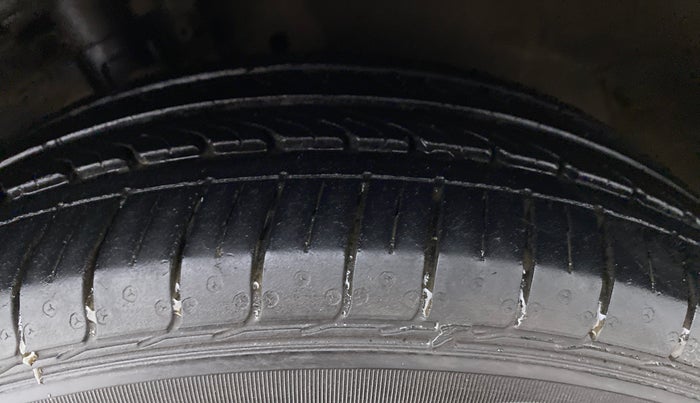 2021 Maruti Ciaz SIGMA 1.5 SHVS MT  PETROL, Petrol, Manual, 15,011 km, Left Front Tyre Tread