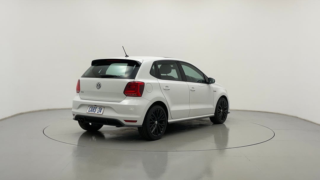 Right Back Diagonal (45- Degree) View