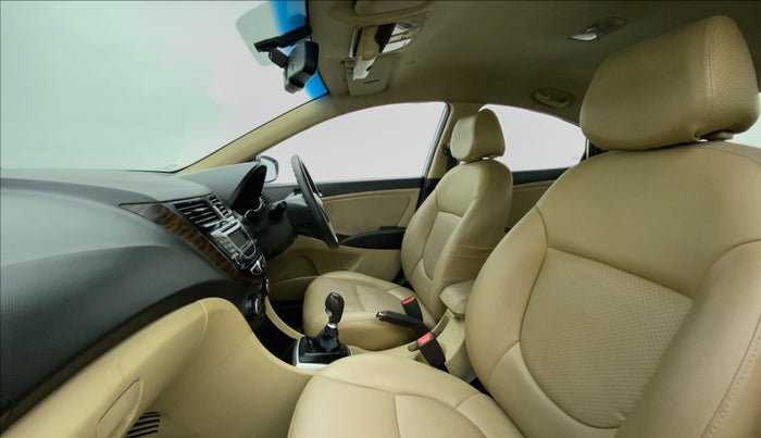 2014 Hyundai Verna FLUIDIC 1.4 VTVT CX, Petrol, Manual, 42,229 km, Right Side Front Door Cabin
