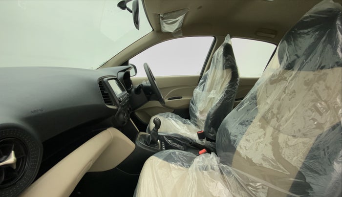 2022 Hyundai NEW SANTRO SPORTZ MT, Petrol, Manual, 3,201 km, Right Side Front Door Cabin