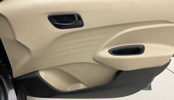 2022 Hyundai NEW SANTRO SPORTZ MT, Petrol, Manual, 3,201 km, Driver Side Door Panels Control