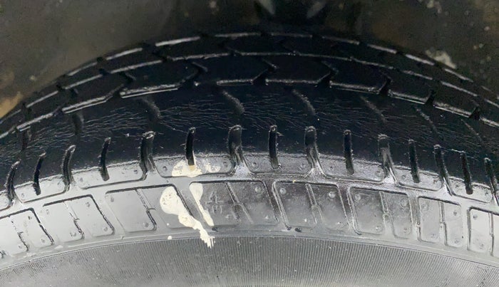 2018 Maruti Alto K10 VXI P, Petrol, Manual, 26,096 km, Left Front Tyre Tread