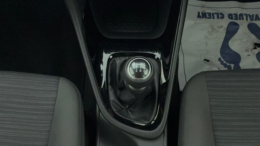 2020 Toyota Yaris Ascent Sport, Manual, 42217 km, Gear Lever 