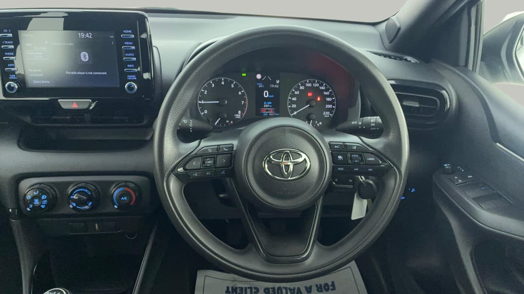 2020 Toyota Yaris Ascent Sport, Manual, 42217 km, Steering Wheel Close-up